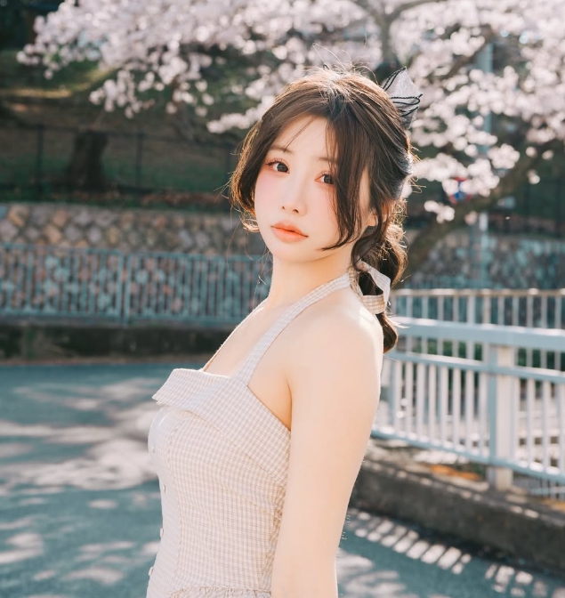 YeonYu写真作品合集下载：甜美模特的多样风格与高质量摄影全收录